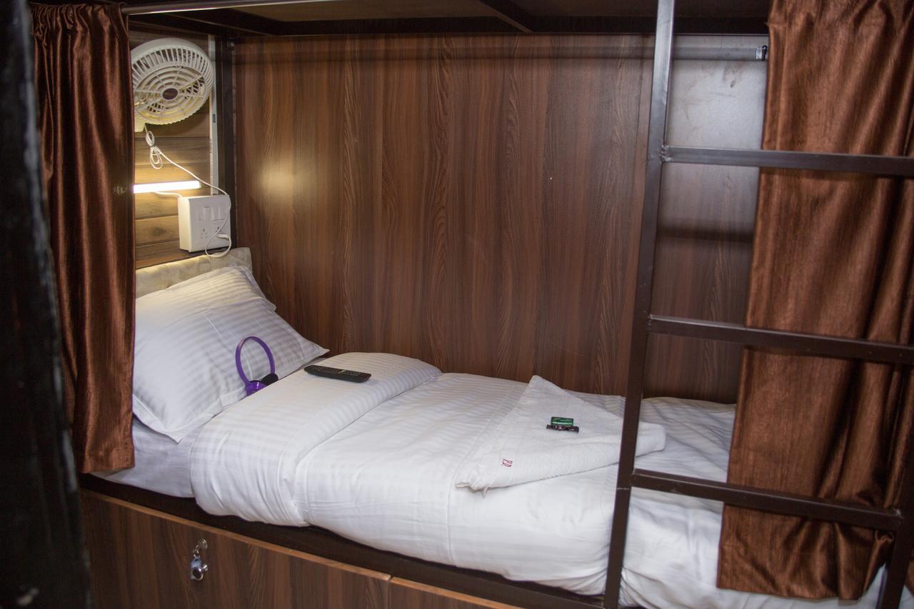 Padne Dormitory Mumbai Bagian luar foto